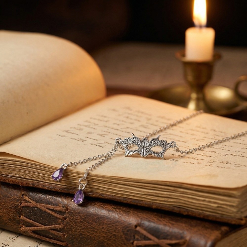 Creative Charm Pendant Necklace Exaggerated Decoration Vintage Tassel Necklace Alloy Collarbone Chain Gift