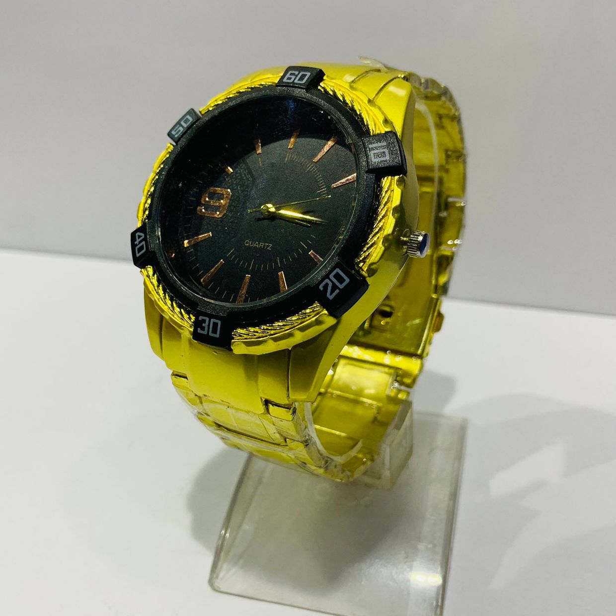New Stainless Steel Round Black Dial Fashionable Quartz Moment Golden Watch For Men || Sold By Watch House