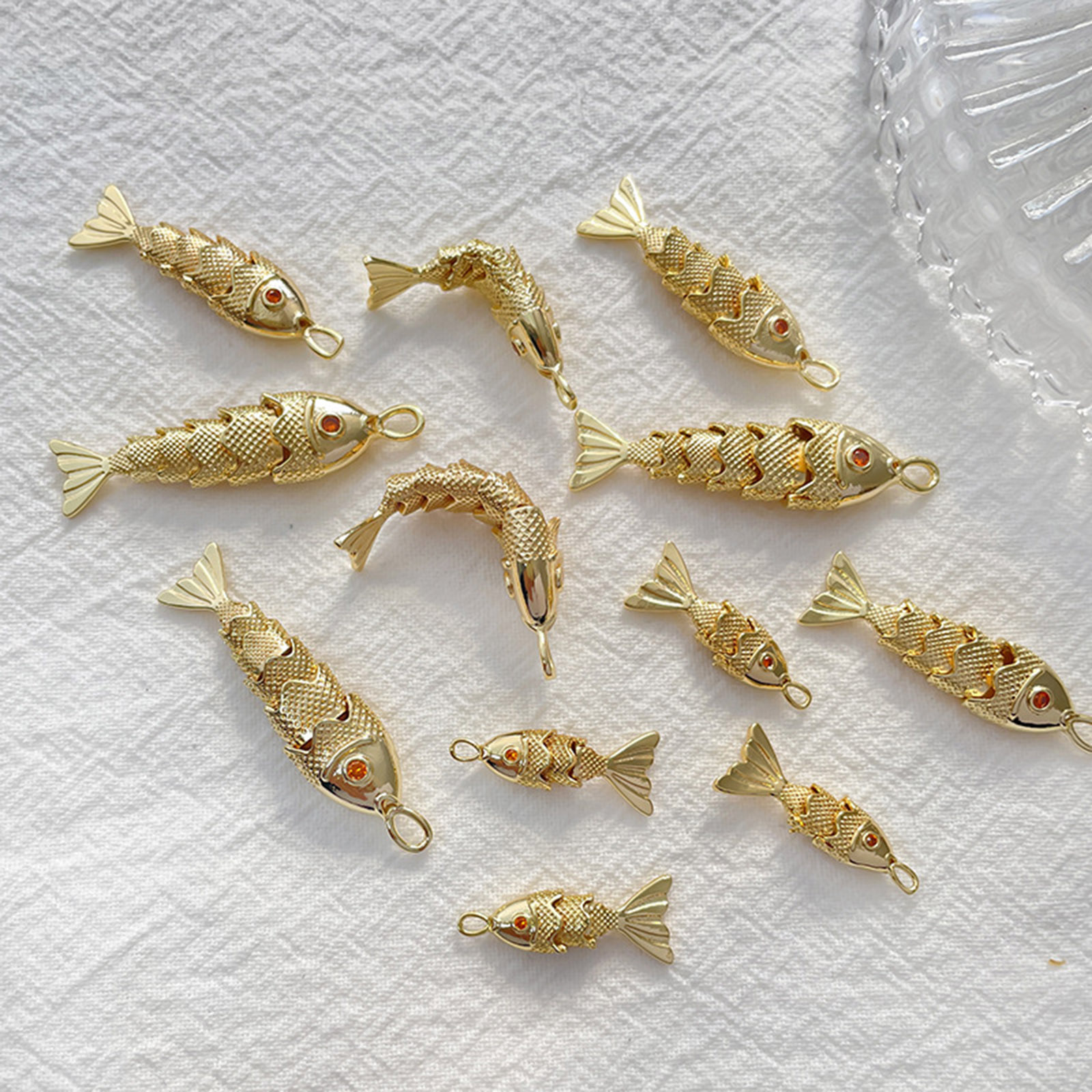HOT Copper Gold Color Fish Charm Pendants Pave Red Zircon Ocean Jewelry Pendants For Diy Necklace Bracelet Jewelry Making 1pc