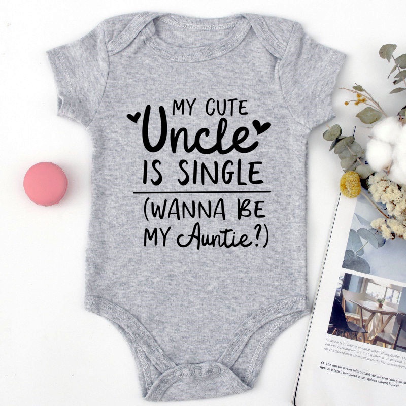 [READY STOCK] My Cute Uncle Is Single Wanna Be My Aunite Funny Baby Bodysuits Cotton Short Sleeve Baby Boys Girls Clothes Infant Rompers 0-24M V3M3